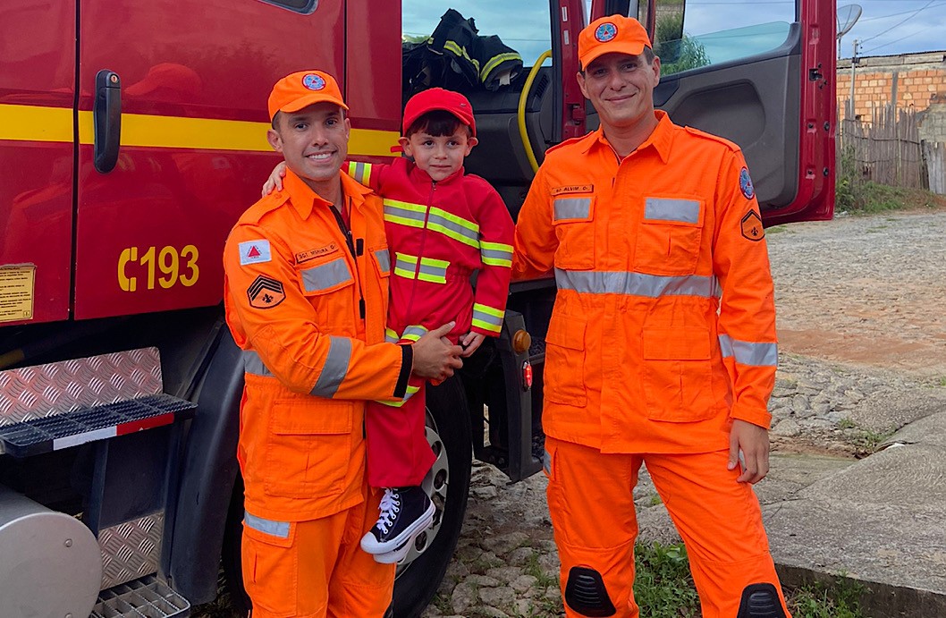 Barbacena em Tempo Bombeiros fazem visita preventiva ao Clube Carijós em  Conselheiro Lafaiete - Barbacena em Tempo