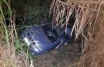 Carandaí:  carro cai em ribanceira e deixa quatro mulheres feridas 