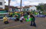Manifestantes a favor de Jair Bolsonaro realizam carreata em Lafaiete