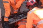 Barbacena: jovem morre soterrado após queda de barranco em obra 