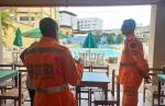 Para evitar acidentes, Corpo de Bombeiros orienta funcionários de clube sobre cuidados com piscina