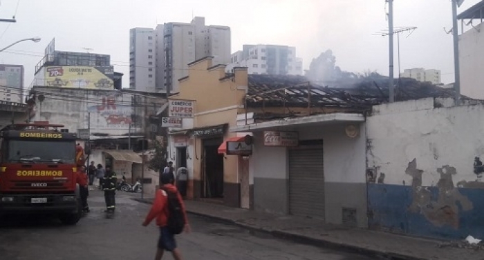Três furtos seguidos de incêndios são registrados em menos de 24 horas em Lafaiete
