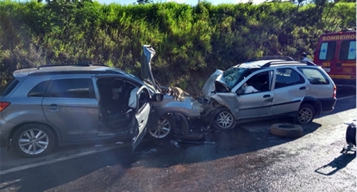 Casal de idosos morre em acidente em São Brás do Suaçuí