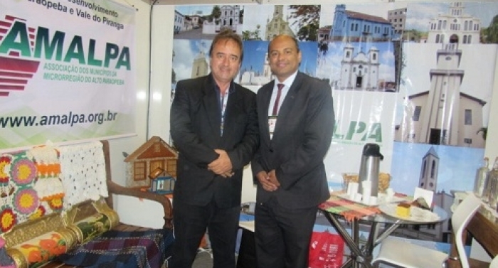 Amalpa participa do Congresso da AMM com estande e produtos da região