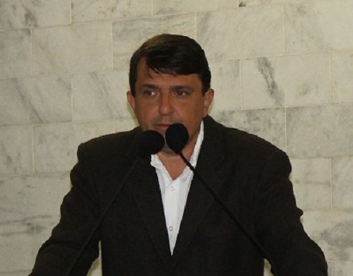 Vereador Sandro pede atenção com a Policlínica Municipal e diz que situação começa a se agravar