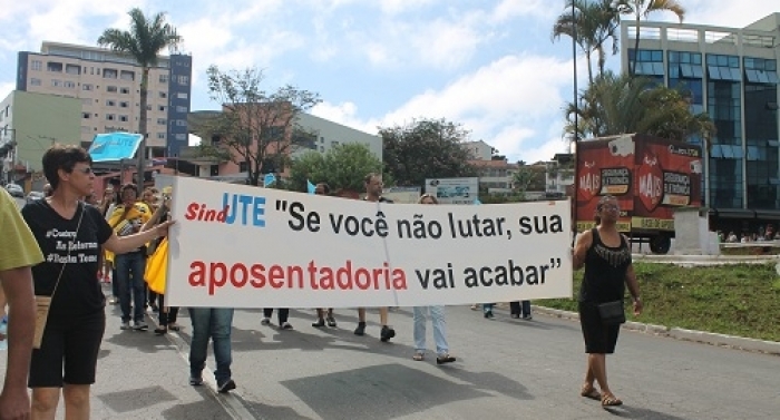 Gritos de Fora Temer marcam protesto em Lafaiete
