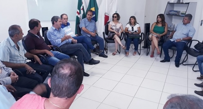 Prefeitos da região discutem crise financeira, falta de repasse e volta às aulas
