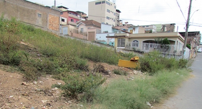 Demora da prefeitura em repassar dados trava ações contra donos de lotes irregulares
