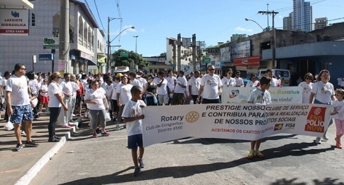 Centenas de pessoas se unem na 1ª Caminhada Contra a Pólio de CL