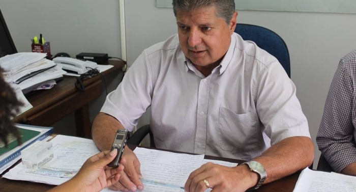 Prefeitura luta e junta dinheiro para quitar o restante do 13°