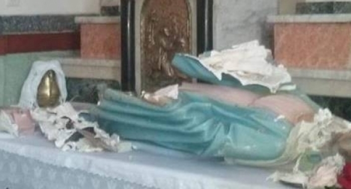 Travesti que destruiu imagem é solto, internado no Caps, mas foge