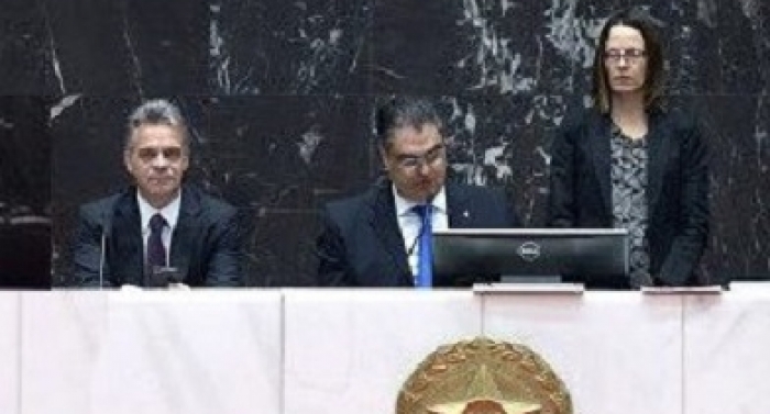 Governistas manobram para adiar votação do impeachment de Pimentel