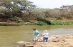 Pescaria no rio Pará: o lazer em família supera tudo