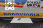 Barbacena: Polícia Militar Rodoviária aborda suspeito e encontra arma, munições e maconha dentro de carro